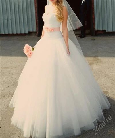 Лот: 2443892. Фото: 1. свадебное платье. Другое (свадебная мода)