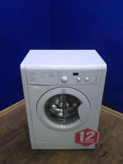 Лот: 12027015. Фото: 1. Стиральная машина indesit iwsd... Стиральные машины