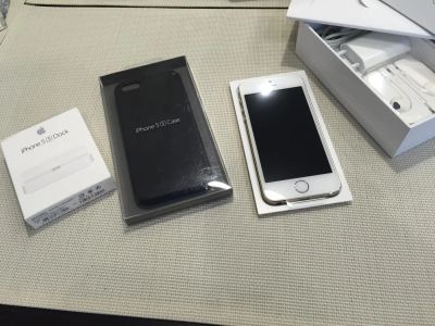 Лот: 4545307. Фото: 1. Apple iPhone 5s Gold 16GB. Смартфоны