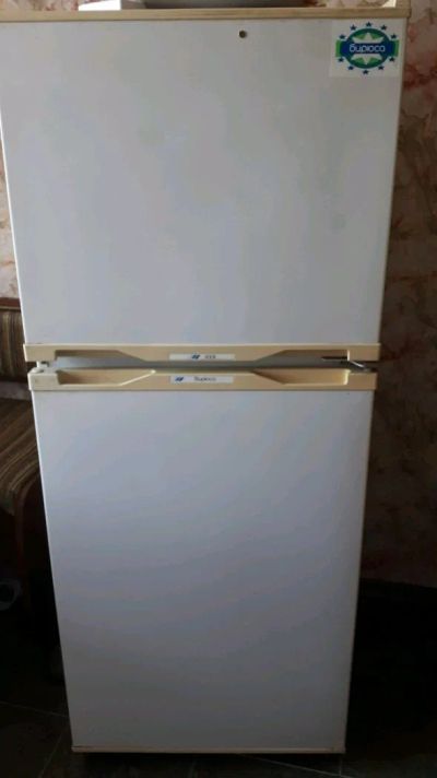 Лот: 14336353. Фото: 1. Холодильник Бирюса. Холодильники, морозильные камеры