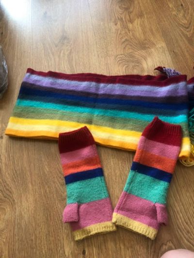 Лот: 13939600. Фото: 1. Радужный Шарф и открытые перчатки. Перчатки, варежки, митенки