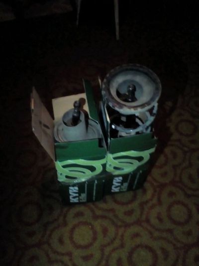 Лот: 11397509. Фото: 1. Стойки и пружины toyota corolla. Ходовая, подвеска, рулевое управление