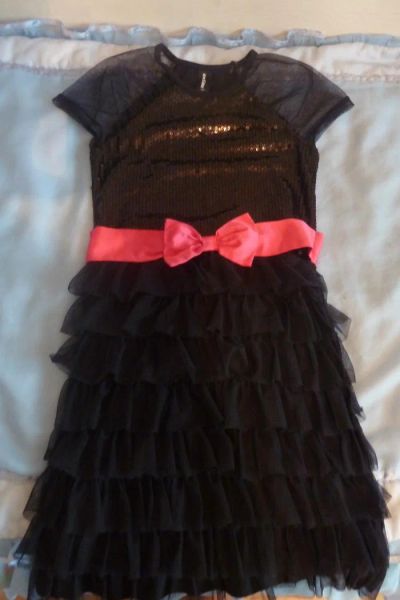 Лот: 7922241. Фото: 1. Вечернее платье Акула р-р 152. Платья, сарафаны