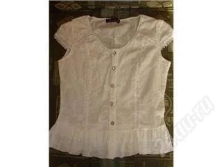 Лот: 133981. Фото: 1. Кофточка беленькая. Размер 40-42... Пиджаки, жакеты, жилеты