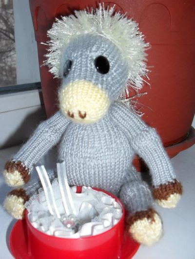 Лот: 3380890. Фото: 1. Лошадка подарочная. Авторские куклы, игрушки, поделки