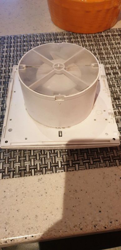 Лот: 13961112. Фото: 1. Вытяжной вентилятор ERA 4C 14... Вентиляция