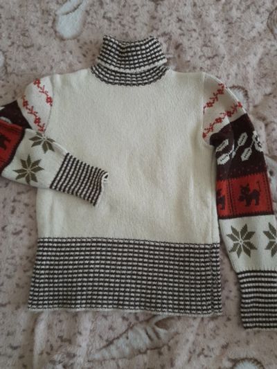 Лот: 20724109. Фото: 1. Турецкий свитер с оригинальным... Свитеры, толстовки