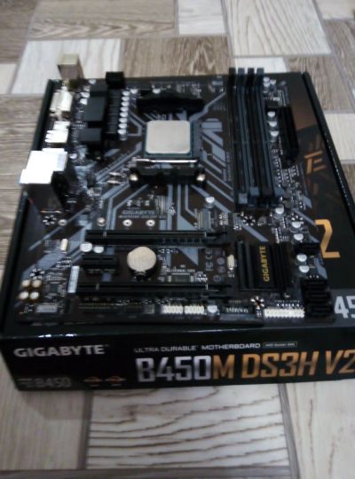 Лот: 18165425. Фото: 1. Материнская плата Gigabyte b 450m... Материнские платы