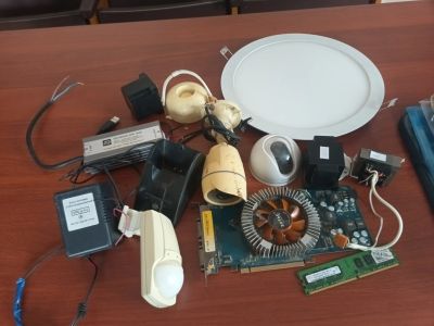 Лот: 25880587. Фото: 1. Хлам. Микросхемы