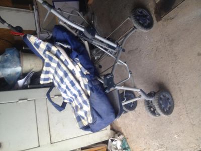 Лот: 4191351. Фото: 1. Продам детскую коляску с корзиной. Коляски