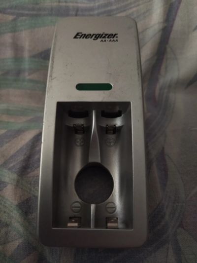 Лот: 19898176. Фото: 1. Зарядка для акамуляторнных батареек. Батарейки, аккумуляторы, элементы питания