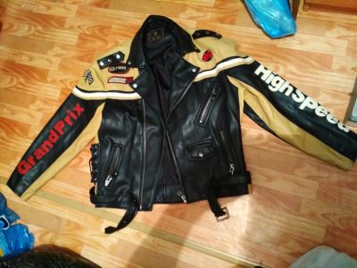 Лот: 16211721. Фото: 1. Куртка. Спортивные костюмы