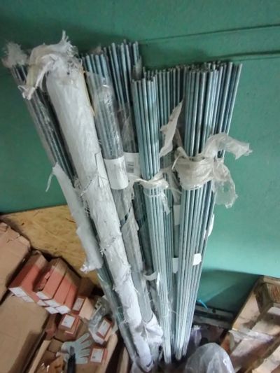 Лот: 25797953. Фото: 1. Шпилька резьбовая М10х2000 (215... Крепёж