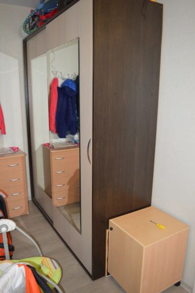 Лот: 8202444. Фото: 1. Шкаф венге с белым дубом и зеркалами... Шкафы, шкафы-купе