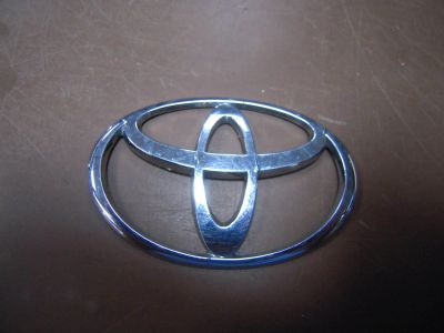 Лот: 14616358. Фото: 1. Эмблема (значок) на авто Toyota. Другое (оснащение, оборудование, аксессуары)