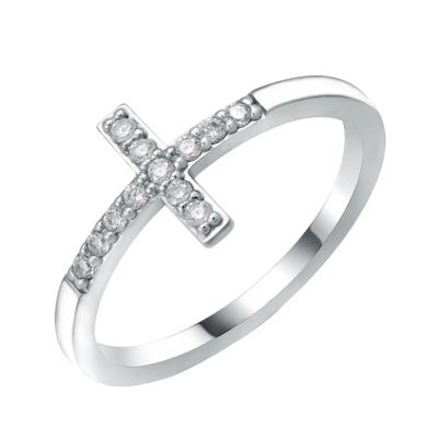 Лот: 23824327. Фото: 1. Серебряное кольцо с фианитами... Кольца, перстни