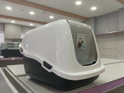 Лот: 25885678. Фото: 1. Закрытый туалет для кошек. Миски, лотки, наполнители