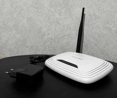 Лот: 25888940. Фото: 1. Роутер. Маршрутизаторы (роутеры)