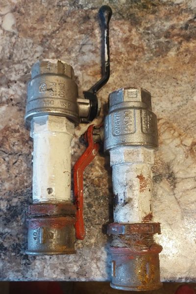 Лот: 25808304. Фото: 1. Краны шаровые(две штуки) 1 1/2... Запорная и предохранительная арматура