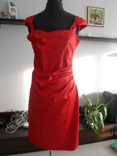 Лот: 4210100. Фото: 1. Коктейльное платье 46 размер... Платья