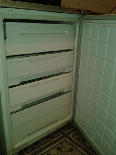 Лот: 6514516. Фото: 1. морозилка Бирюса. Холодильники, морозильные камеры