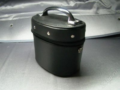Лот: 334509. Фото: 1. Чёрная маленькая кожаная сумка-футляр... Сумки