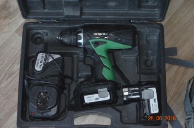 Лот: 7761423. Фото: 1. шуруповерт Hitachi ds14dcl в кейсе. Электроинструмент