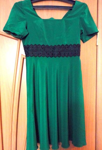 Лот: 3985585. Фото: 1. Платье вечернее зелёное с рубля. Платья