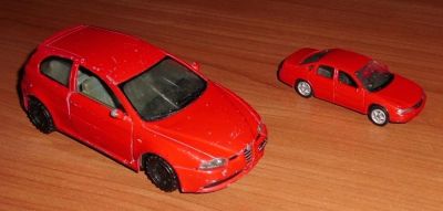 Лот: 11935607. Фото: 1. Машинки красные Alfa 147 GTA и... Машины и техника