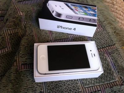 Лот: 3871917. Фото: 1. Apple 4 8G. Смартфоны