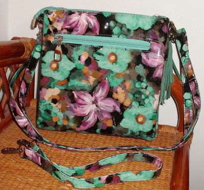 Лот: 25883724. Фото: 1. Сумка цветная искусственная кожа... Сумки