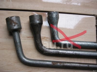 Лот: 17630323. Фото: 1. Ключ балонный (колёсный). Ручные инструменты для автомобиля