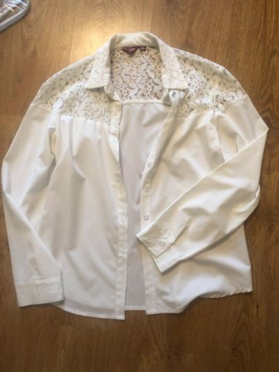 Лот: 13940651. Фото: 1. Блуза с кружевом. Блузы, рубашки, водолазки