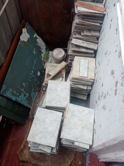 Лот: 17958758. Фото: 1. Плитки отдам. Кафель, гранит, интерьерный камень