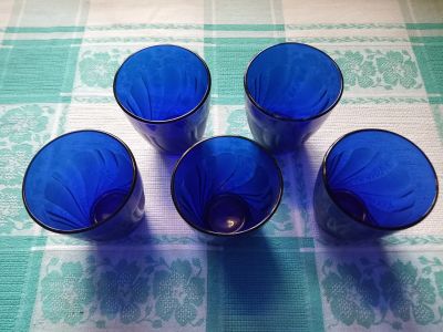 Лот: 19521817. Фото: 1. Стаканы темно-синие прозрачные... Кружки, стаканы, бокалы