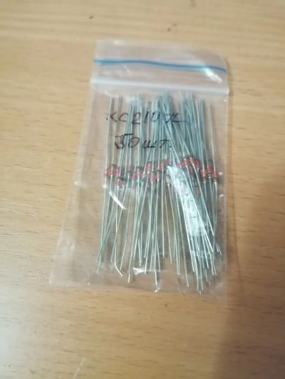 Лот: 25882732. Фото: 1. Стабилитроны КС210Ж 50 шт. Диоды и тиристоры