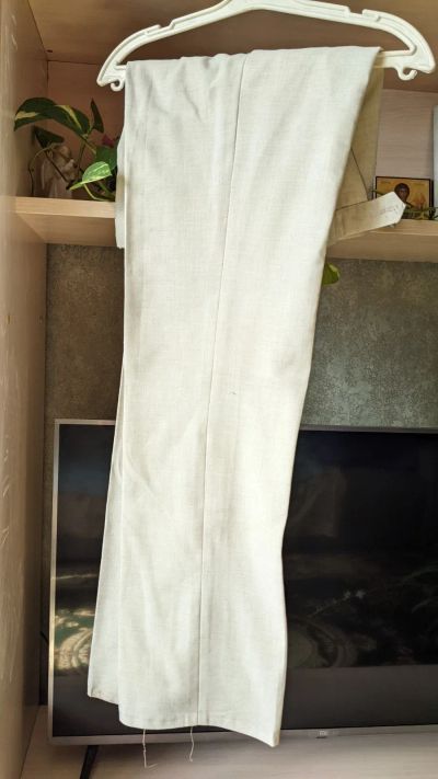 Лот: 19304646. Фото: 1. Белые брюки мужские. Брюки, джинсы, шорты