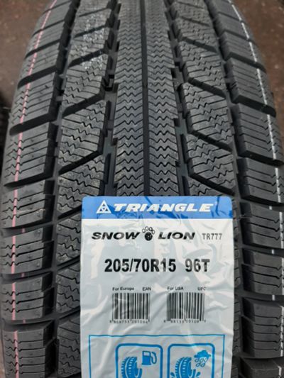 Лот: 25889653. Фото: 1. 205/70 R15 96T Triangle TR777... Шины