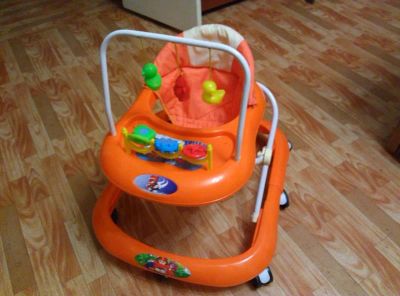 Лот: 6525474. Фото: 1. Ходунки детские Б/У с 1 рубля. Ходунки, прыгунки, качели