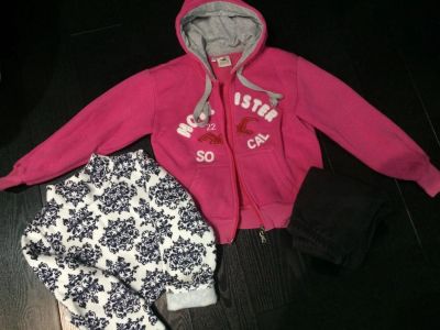 Лот: 7040663. Фото: 1. Одежда теплая для девочки 128-134. Свитера, худи, толстовки