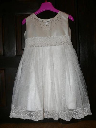 Лот: 3200719. Фото: 1. Молочное праздничное платье р... Детские карнавальные, праздничные костюмы