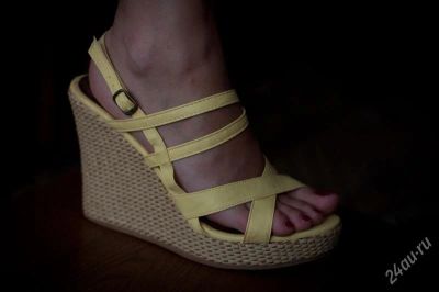 Лот: 1948031. Фото: 1. Красивые босоножки 38размер. Босоножки