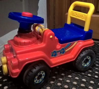 Лот: 11859869. Фото: 1. Машина каталка толокар. Другое (детский транспорт)