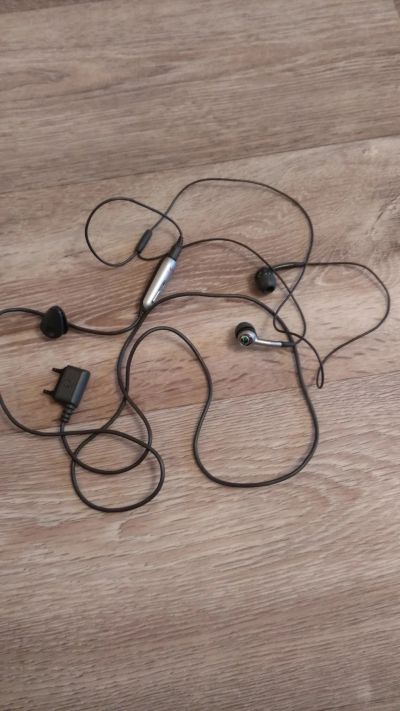 Лот: 15221164. Фото: 1. Гарнитура Sony Ericsson оригинал... Красноярск