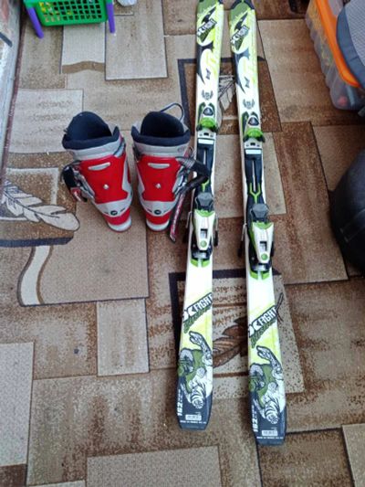 Лот: 18403882. Фото: 1. Горные лыжи с ботинками. Комплект в сборе