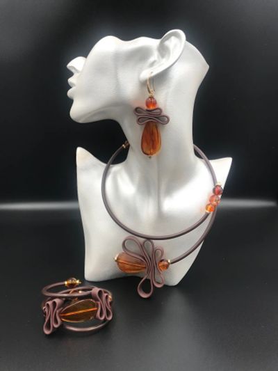 Лот: 25886841. Фото: 1. Набор бижутерии. Другое (ювелирные изделия, бижутерия, часы)