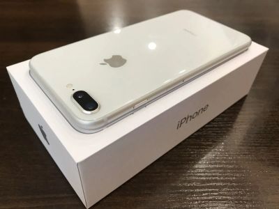 Лот: 12640569. Фото: 1. iphone 8 plus 64gb silver. Смартфоны