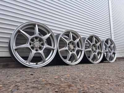 Лот: 23705028. Фото: 1. Комплект Оригинальных Литых дисков... Диски