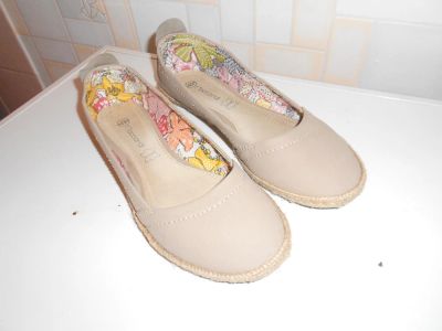 Лот: 4307365. Фото: 1. Бежевые балетки. Балетки