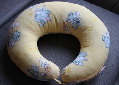 Лот: 4034192. Фото: 1. Подушка для кормления + подарок. Всё для кормления